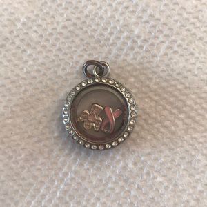 Round charm holder for necklace